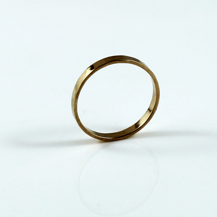9ct Gold Thin Hammered Ring Band | A Silver Circle